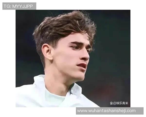 足球天团：五大帅气球星风采